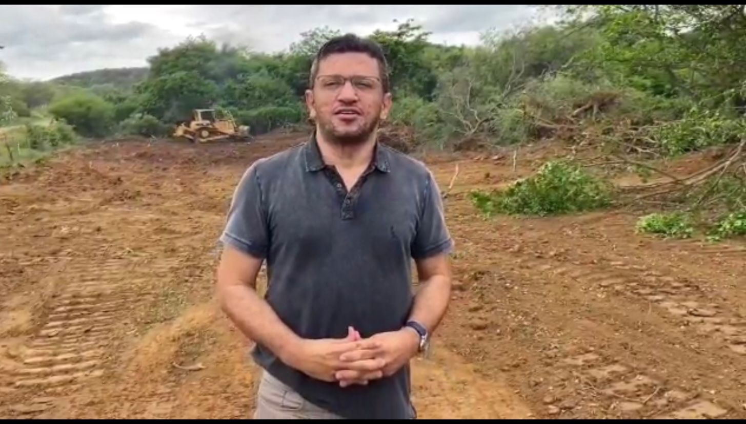 PREFEITO REINALLDO GÓES COMEMORA INÍCIO DA OBRA DO ASFALTAMENTO DA BA-160 PINDORAMA-IUIU